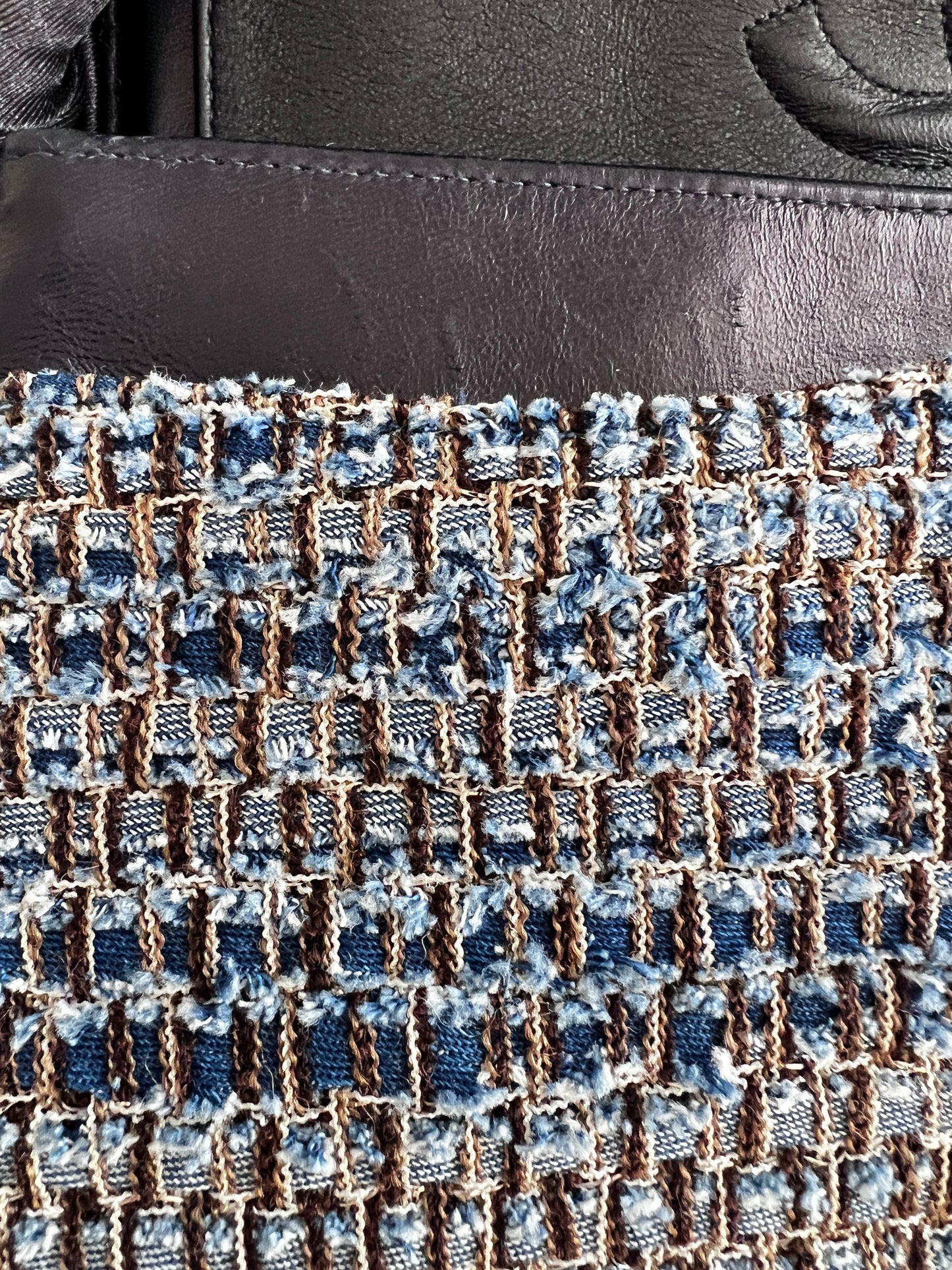 Pre-Owned Chanel medium size blue tweed double flap bag
