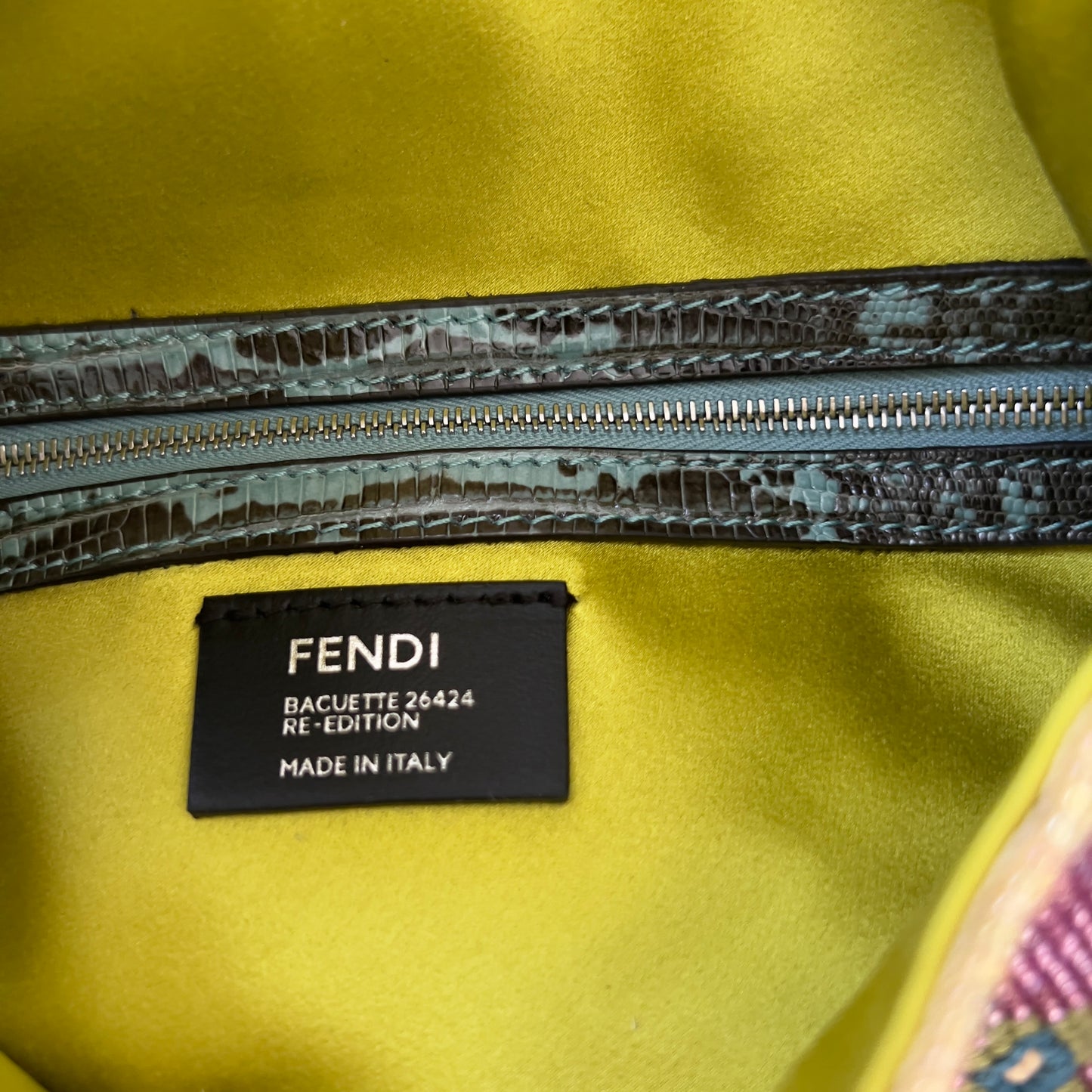 Fendi pre-owned 26424 Re Edition bag with multicolor embroidery