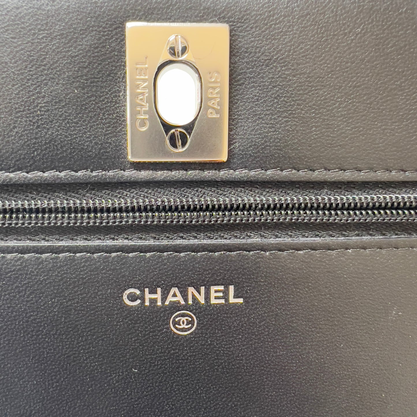 NWOT！23K Chanel Classic Reversible Sequin CC Wallet On Chain Handbag Rare Limited