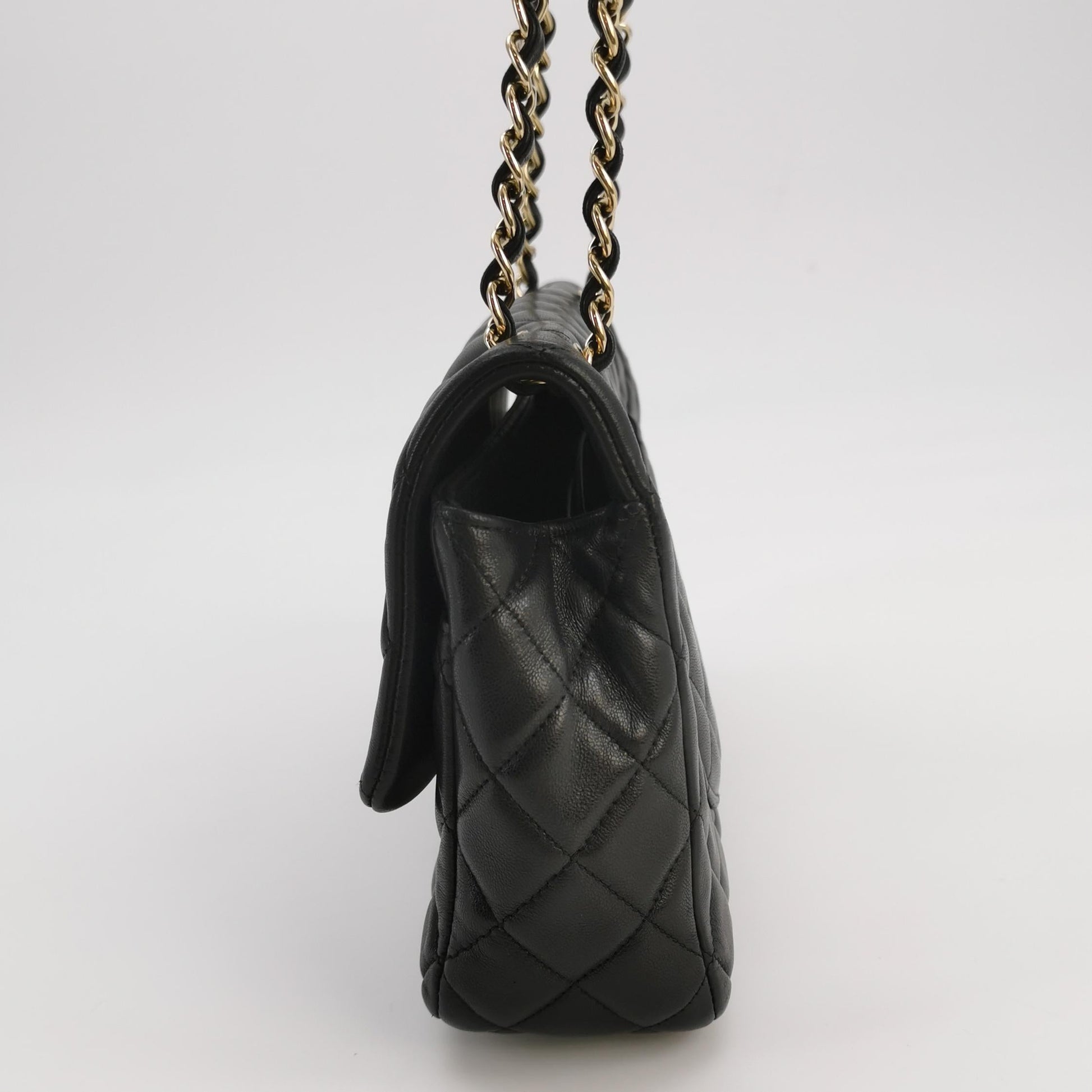 Classic Flap Seasonal limited Edition Medium Lambskin Logo CC turn-lock