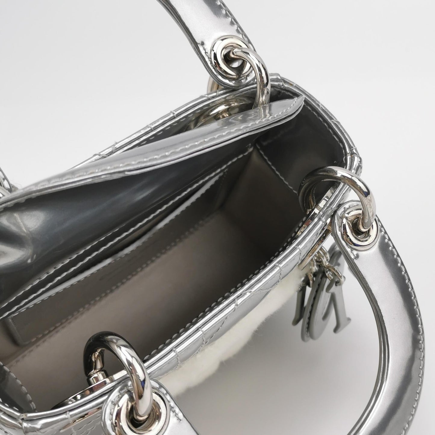 Lady Dior Patent leather Logo