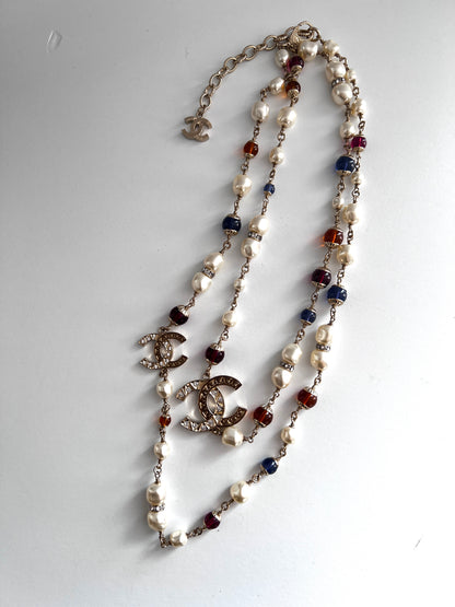 Vintage Chanel Faux pearl and Resin necklace