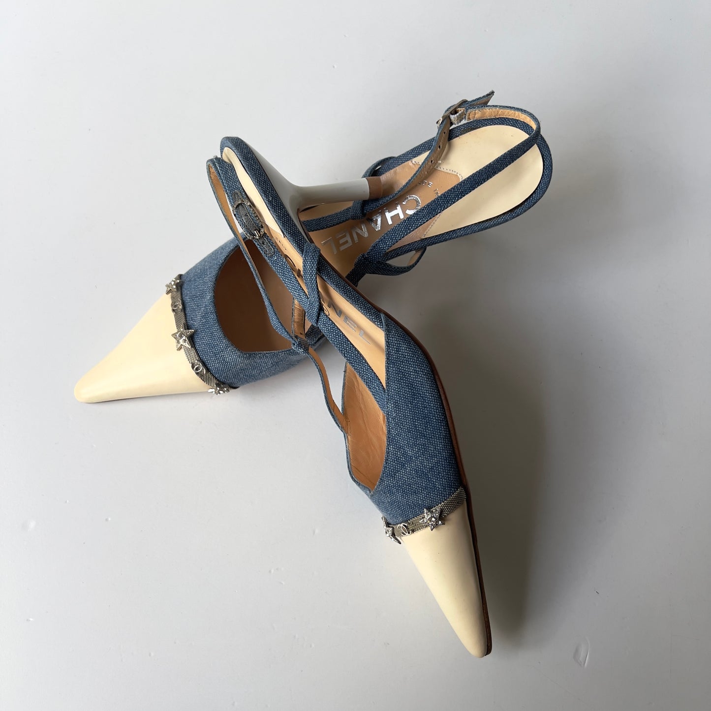 NWOT! Chanel Blue/Cream Denim Leather Crystal Embellished Pointed Toe Slingback Sandals Size6.5