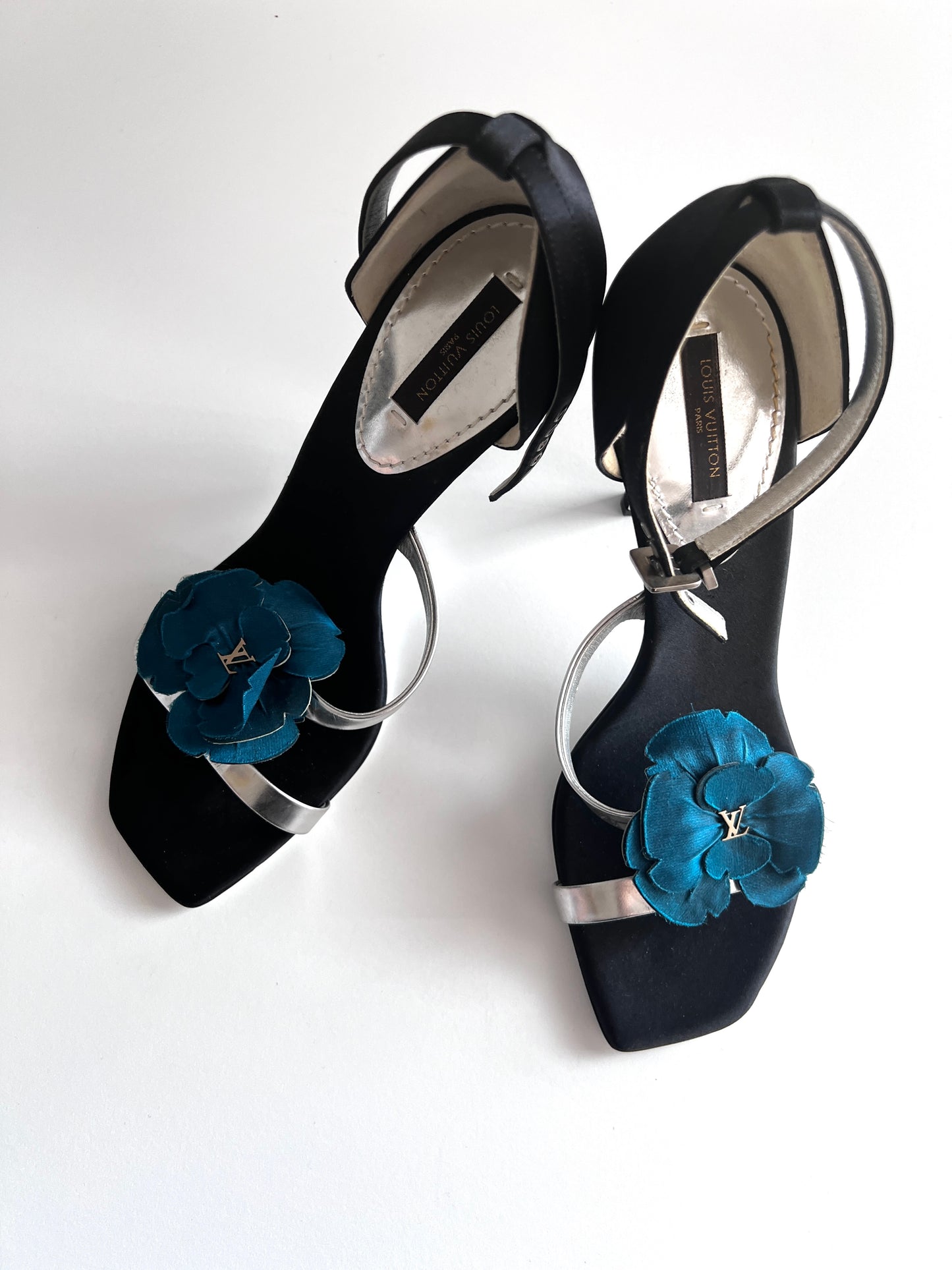 Louis Vuitton blue flower high heels size 7