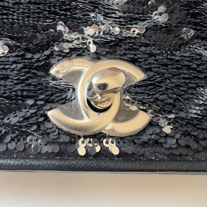 NWOT！23K Chanel Classic Reversible Sequin CC Wallet On Chain Handbag Rare Limited