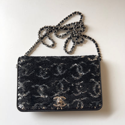 NWOT！23K Chanel Classic Reversible Sequin CC Wallet On Chain Handbag Rare Limited