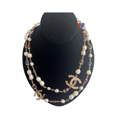 Vintage Chanel Faux pearl and Resin necklace